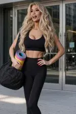 Elle London's gallery photo 4