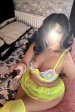Anisha of Essex  Photo 3