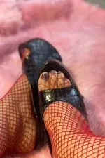 Indian Raven 's gallery photo 9