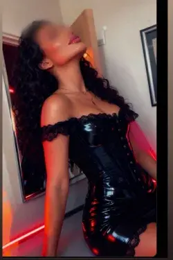 Maya's main photo 1